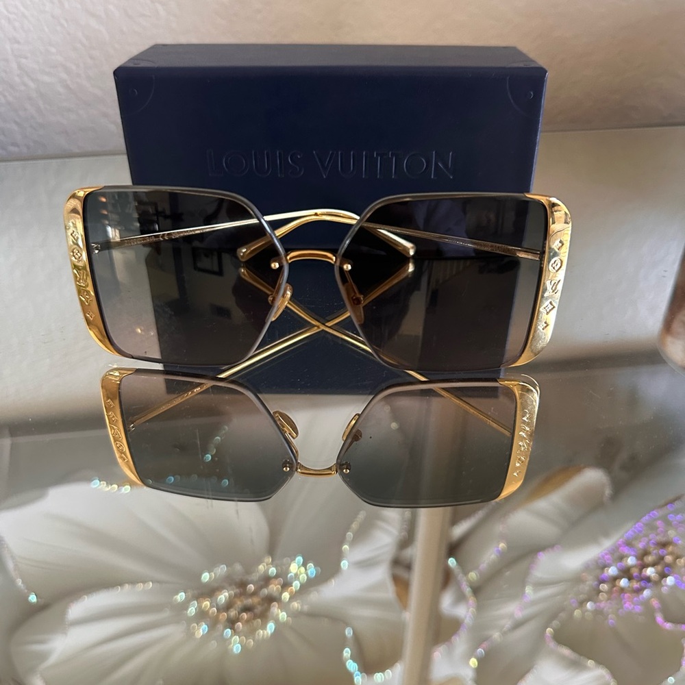 Louis Vuitton moon metal Square sunglasses